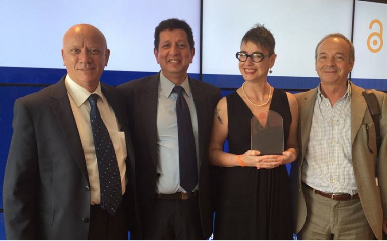 Bianca Amaro, del Ibict, recibi&oacute; premio por su contribuci&oacute;n al Acceso Abierto en el mundo